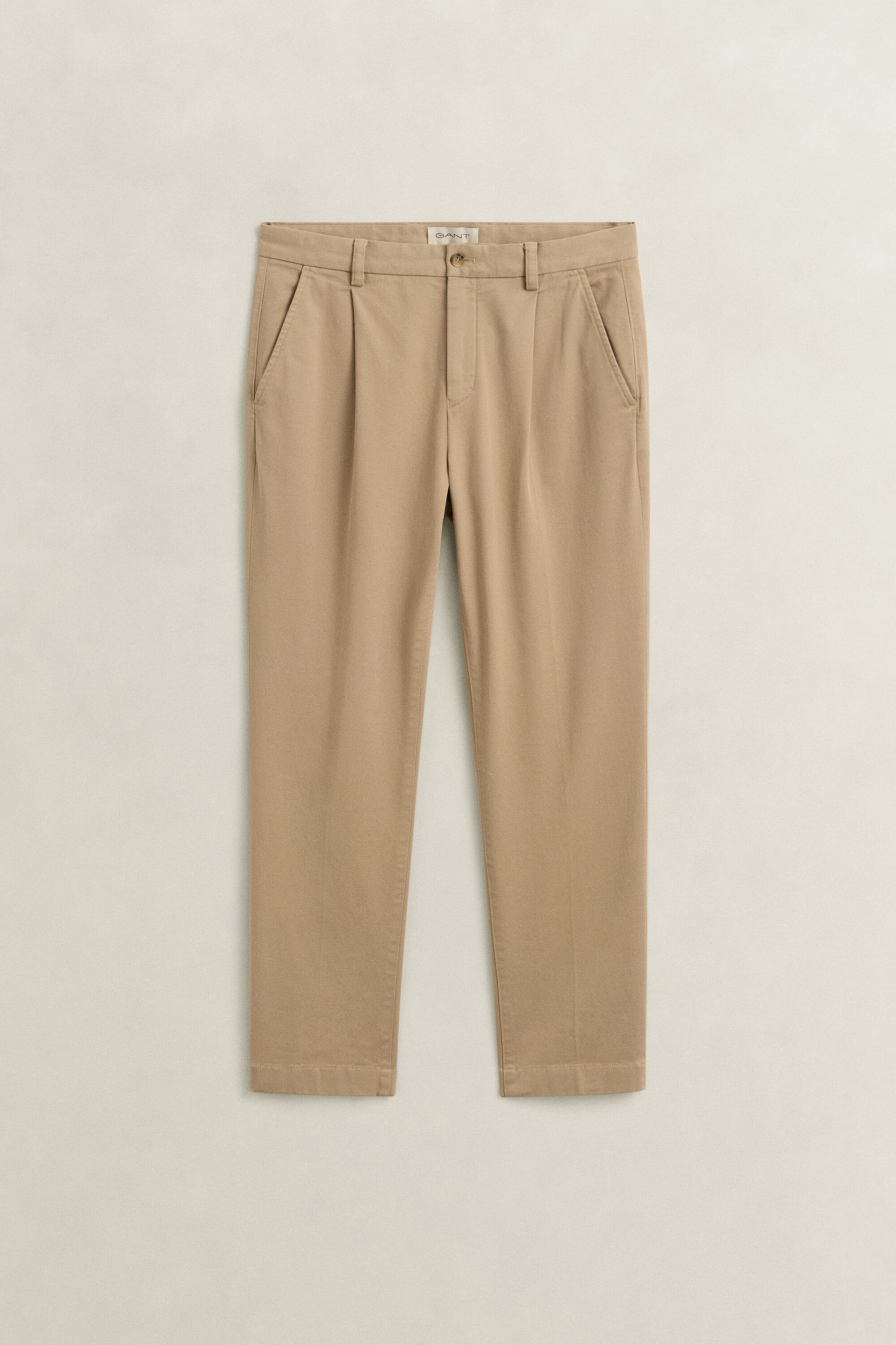Chino met taps toelopende pijpen
