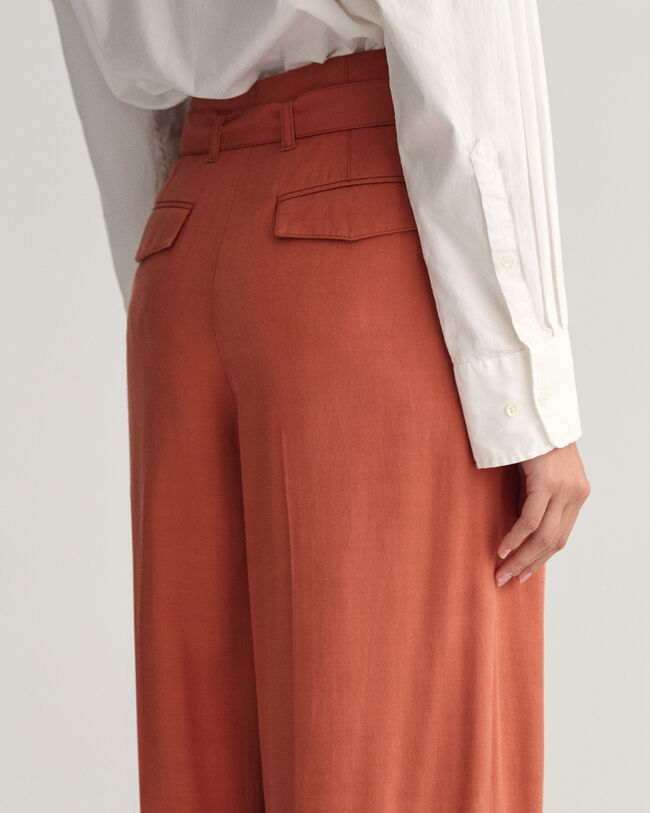 Cropped broek met wijde pijpen en ceintuur