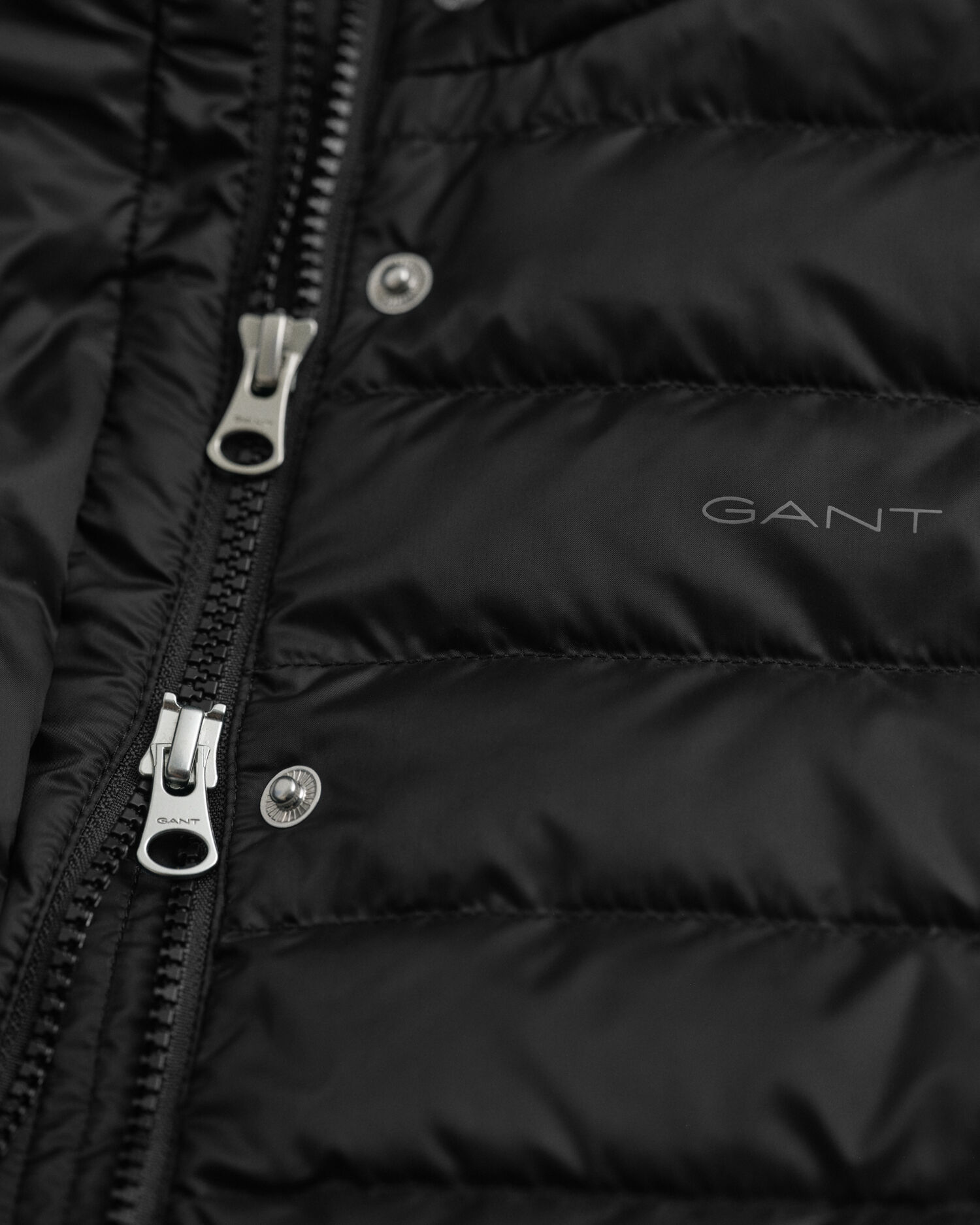 Lichte donsbodywarmer