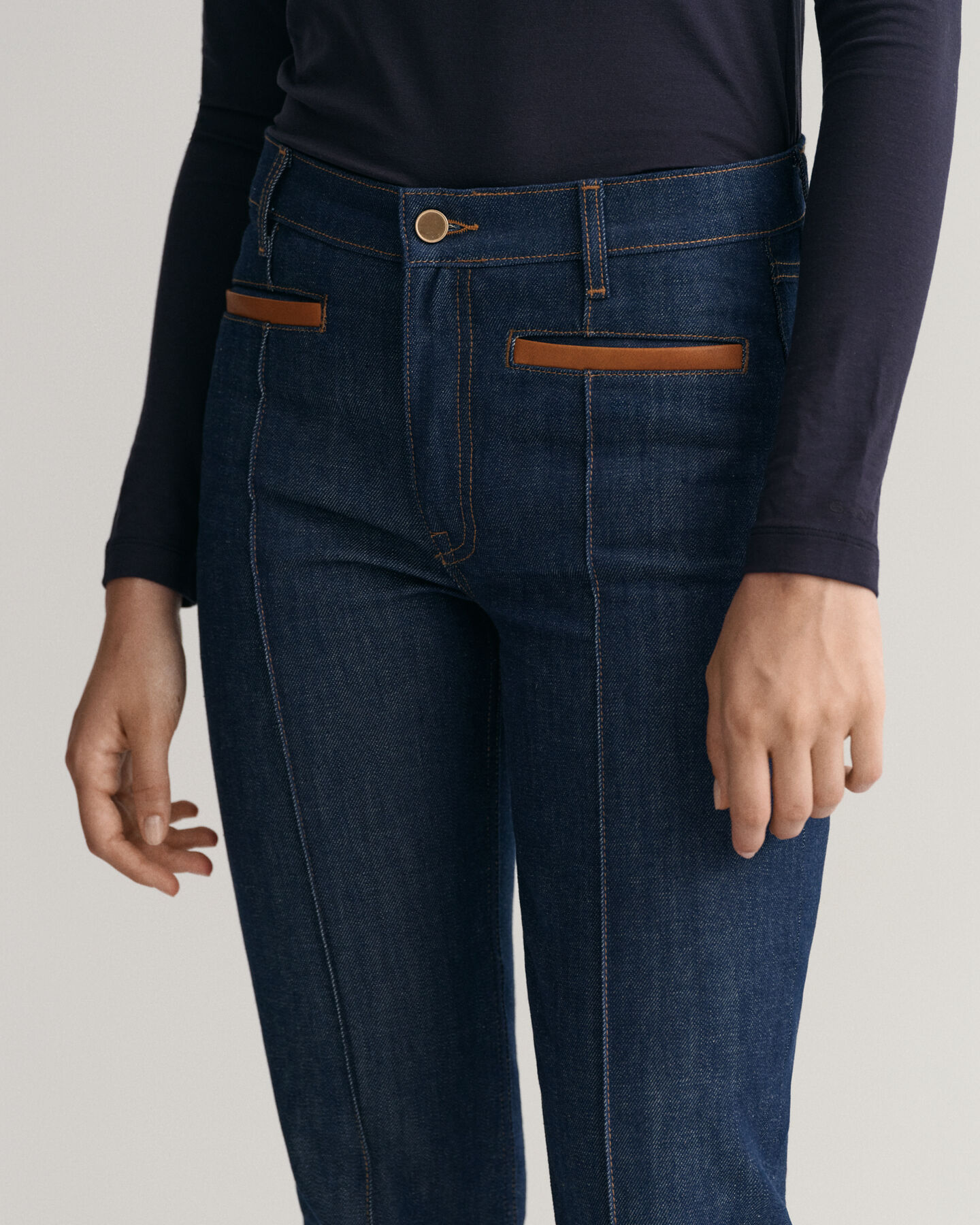 Slim Fit jeans met leren detail
