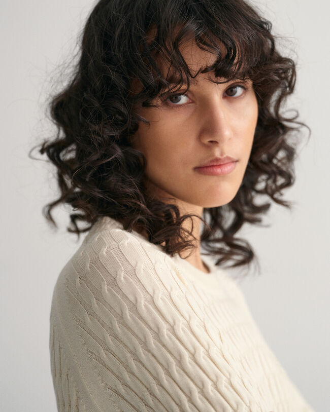 Kabelgebreide jurk met ronde hals