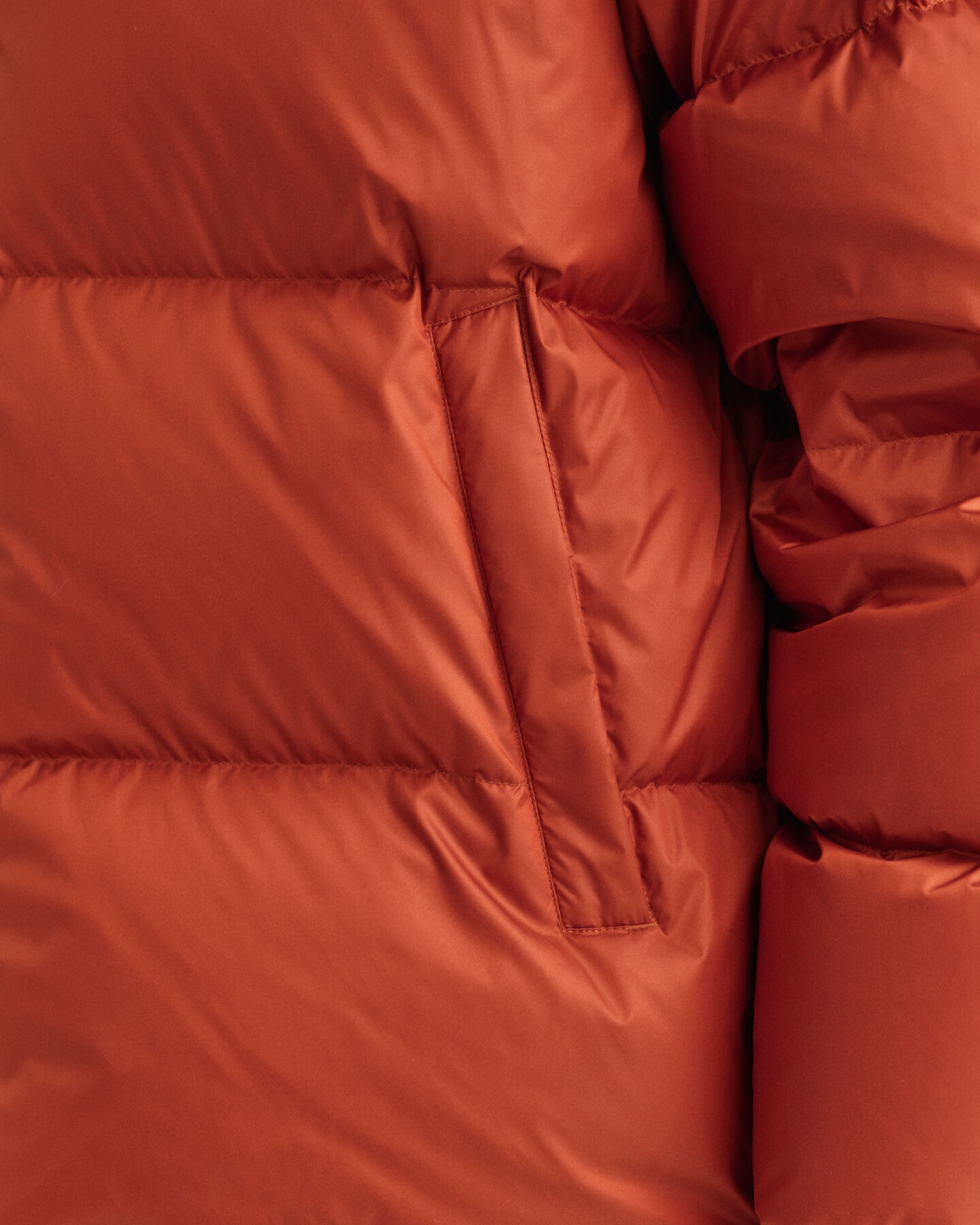 Glanzend gewatteerd jack