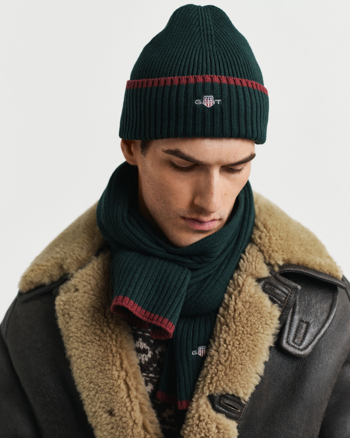 Essential cadeauset met beanie en sjaal