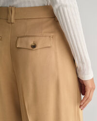 Loose Fit chino met lage taille en wijde pijpen