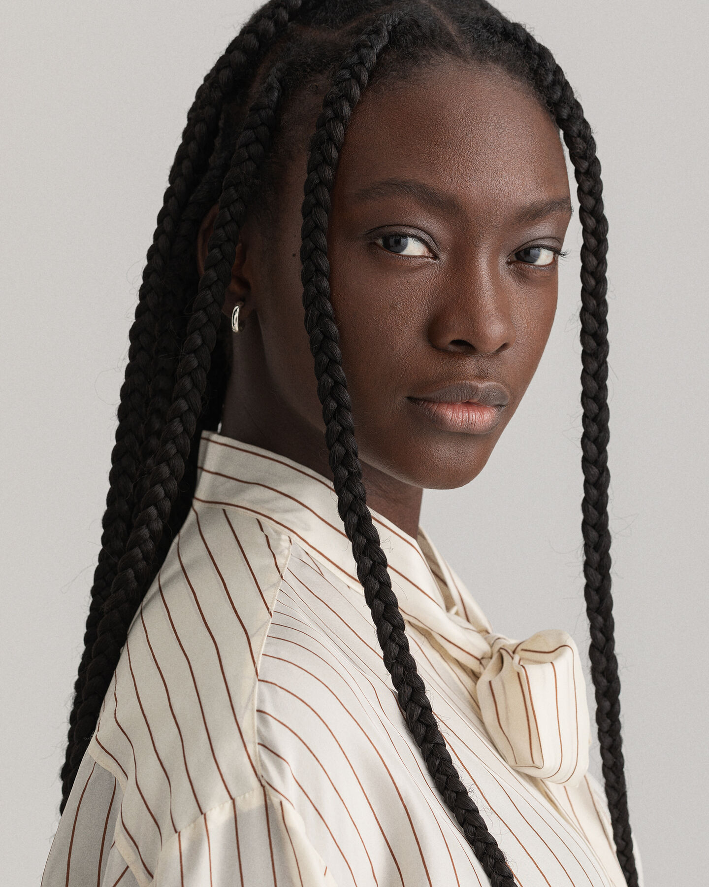 Zijden overhemd met krijtstreepje en strik