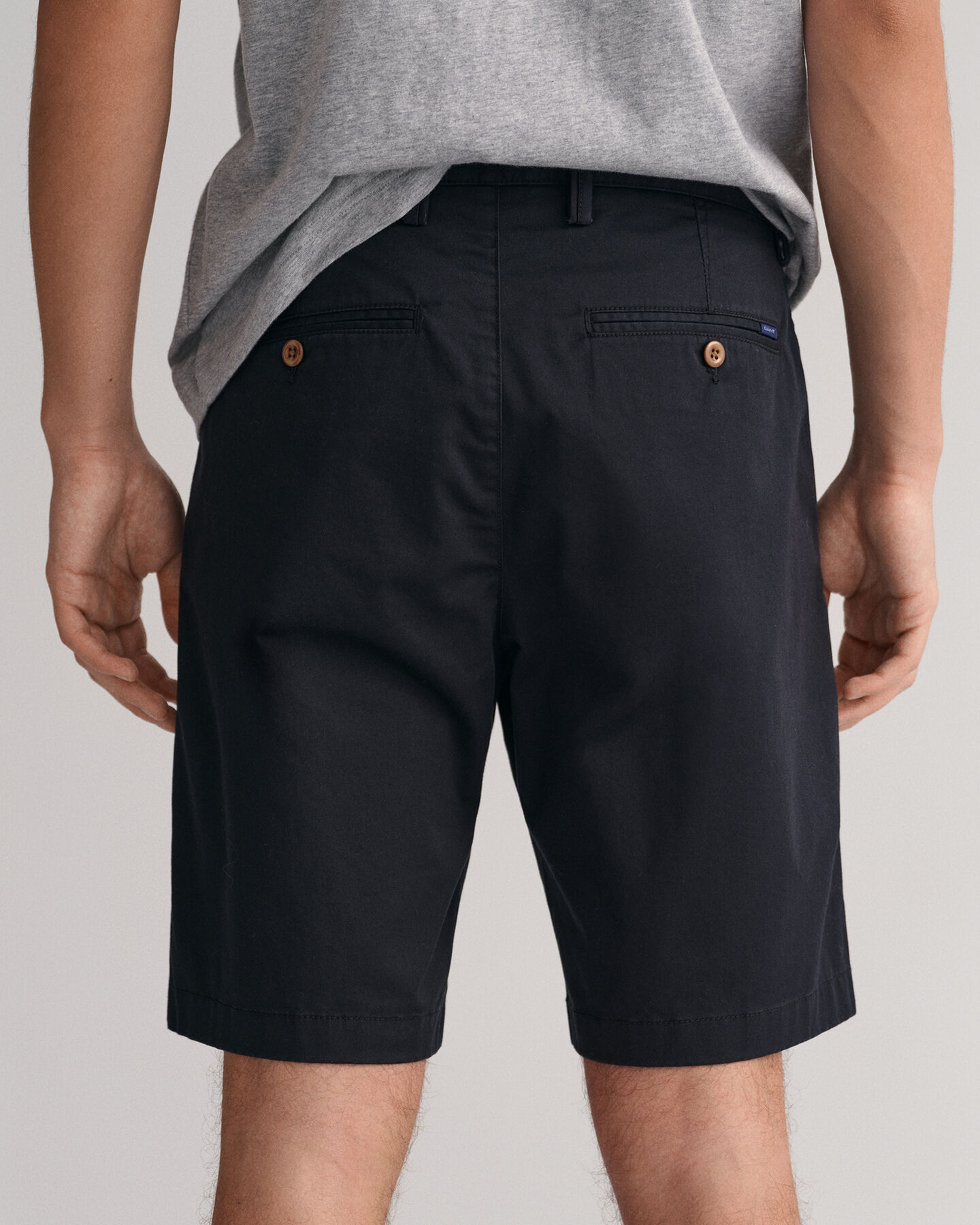 Hallden Slim Fit short van keperstof