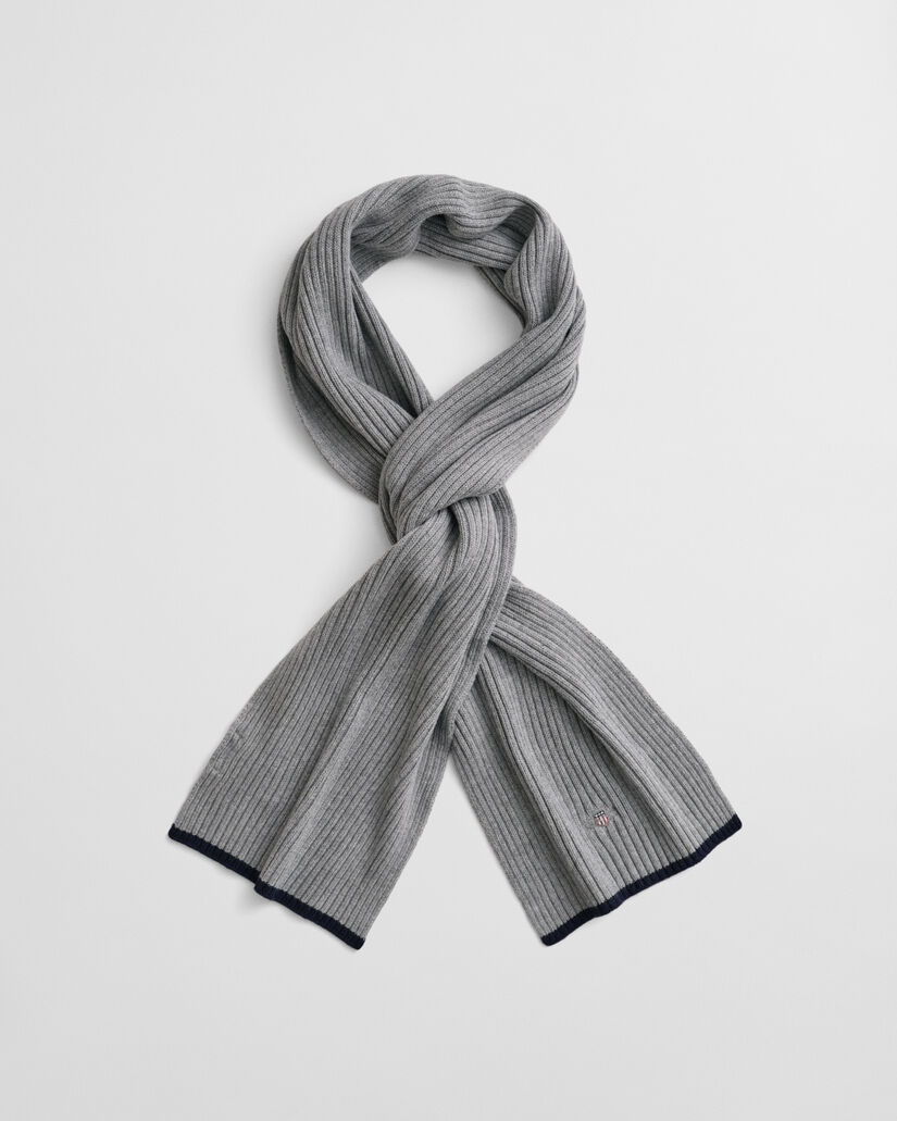 Essential cadeauset met beanie en sjaal