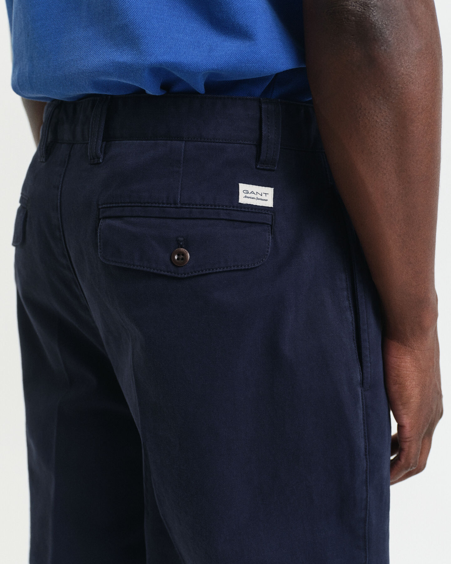 Relaxed Fit chino met plooien van katoenkeper