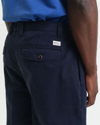 Relaxed Fit chino met plooien van katoenkeper