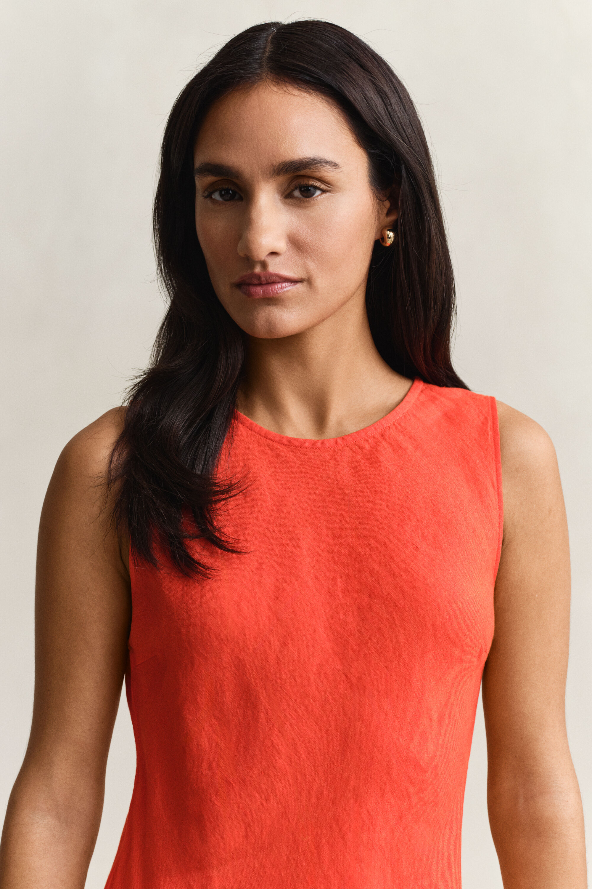 Schuin geknipte linnen midi-jurk