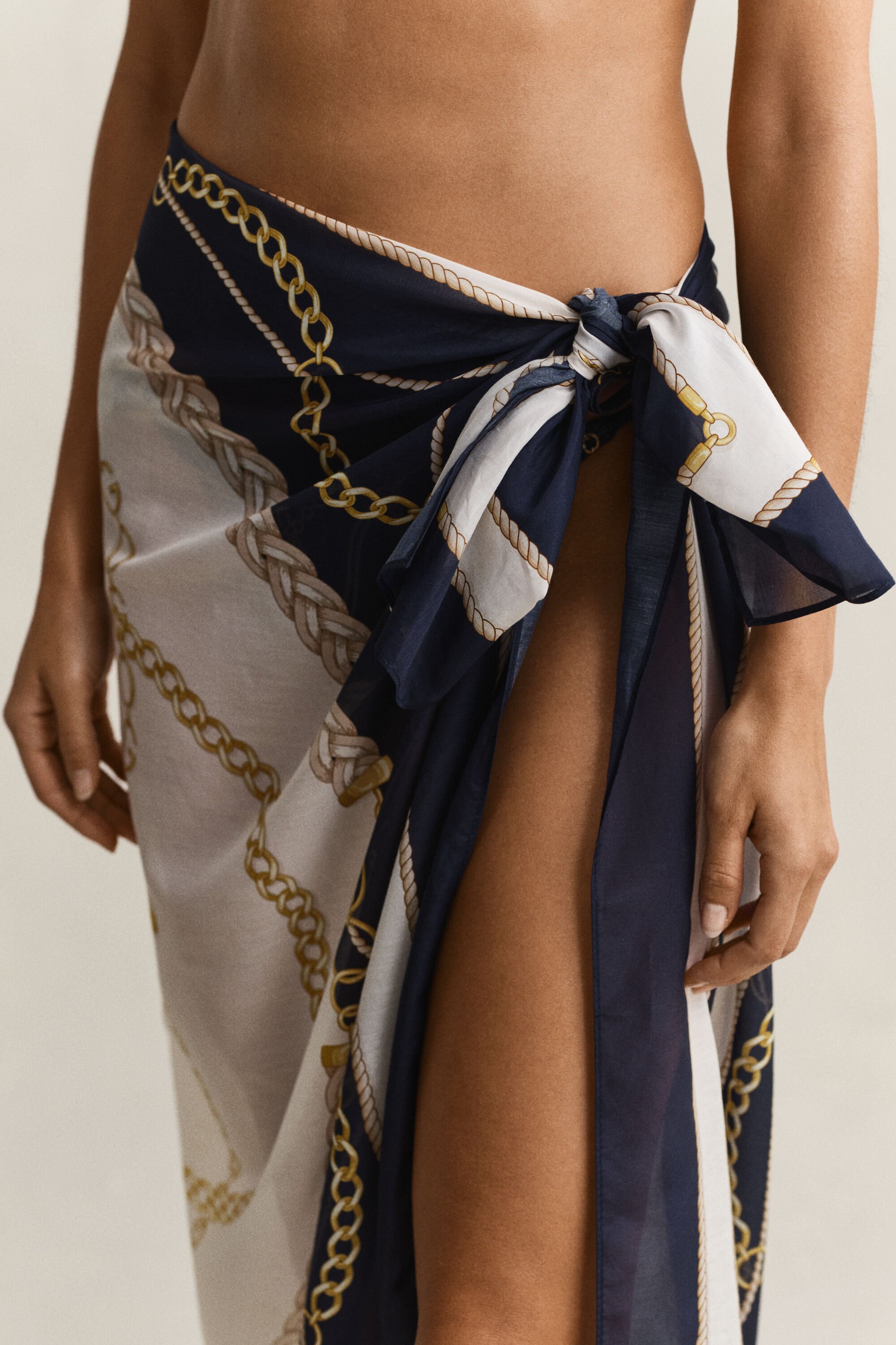 Chain sarong