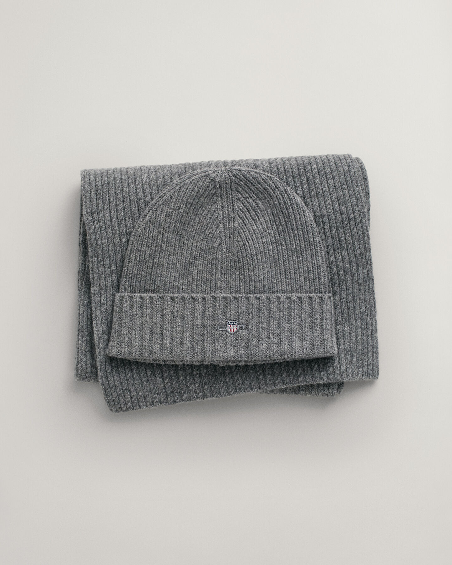 Cadeauset met Shield beanie en sjaal