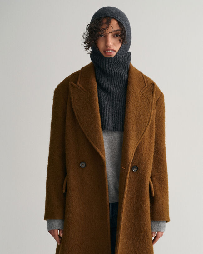 Ribgebreide slabkraag