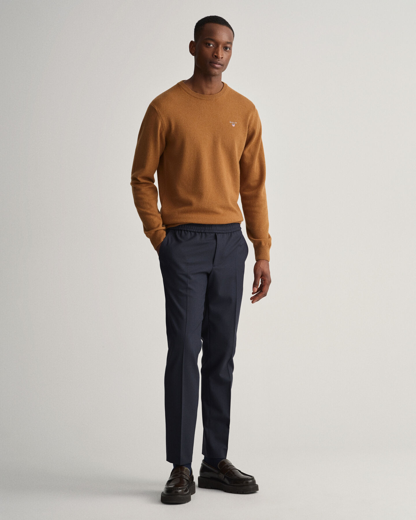 Hallden Slim Fit joggingbroek van keperstof