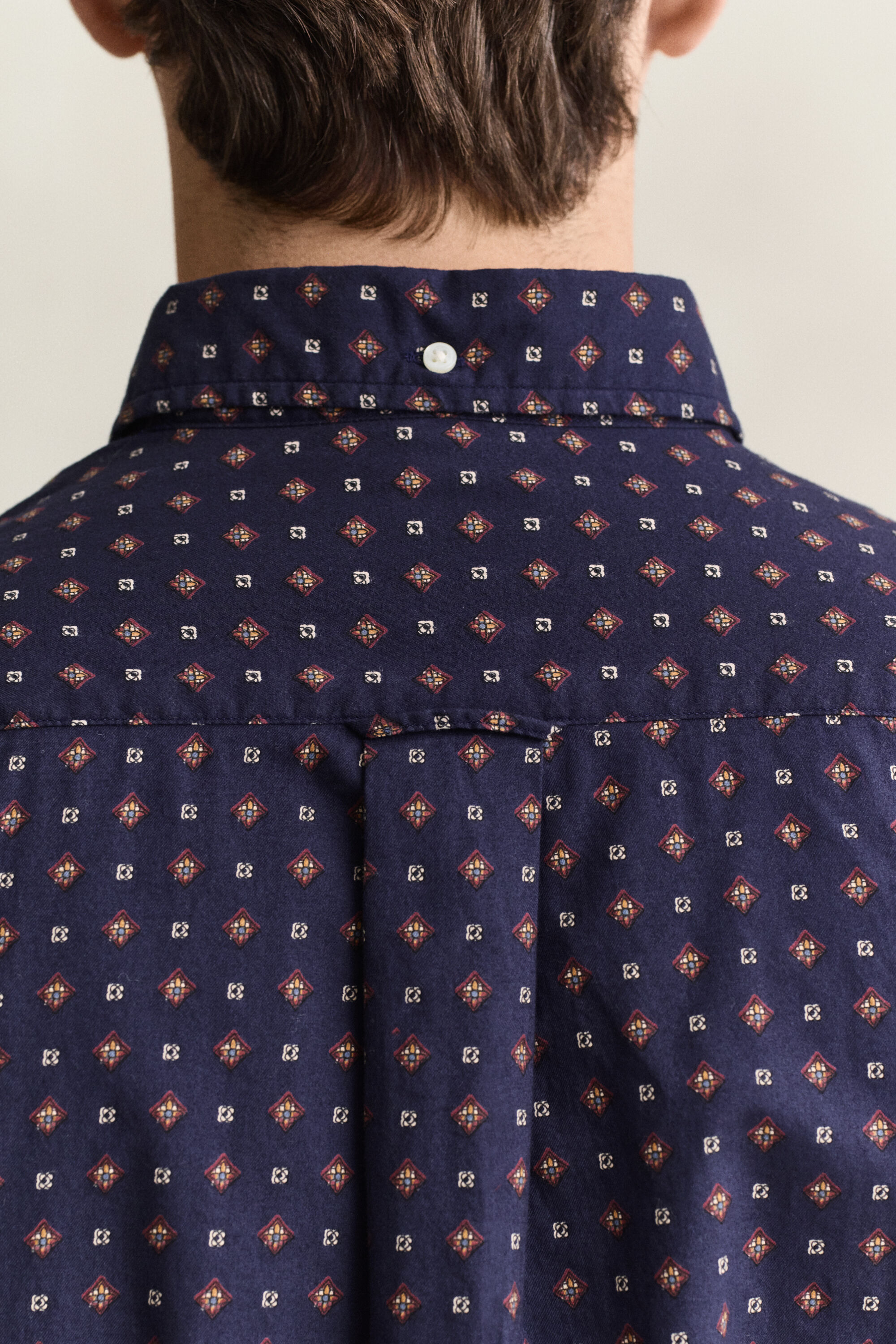 Overhemd van keperstof met paisleymotief