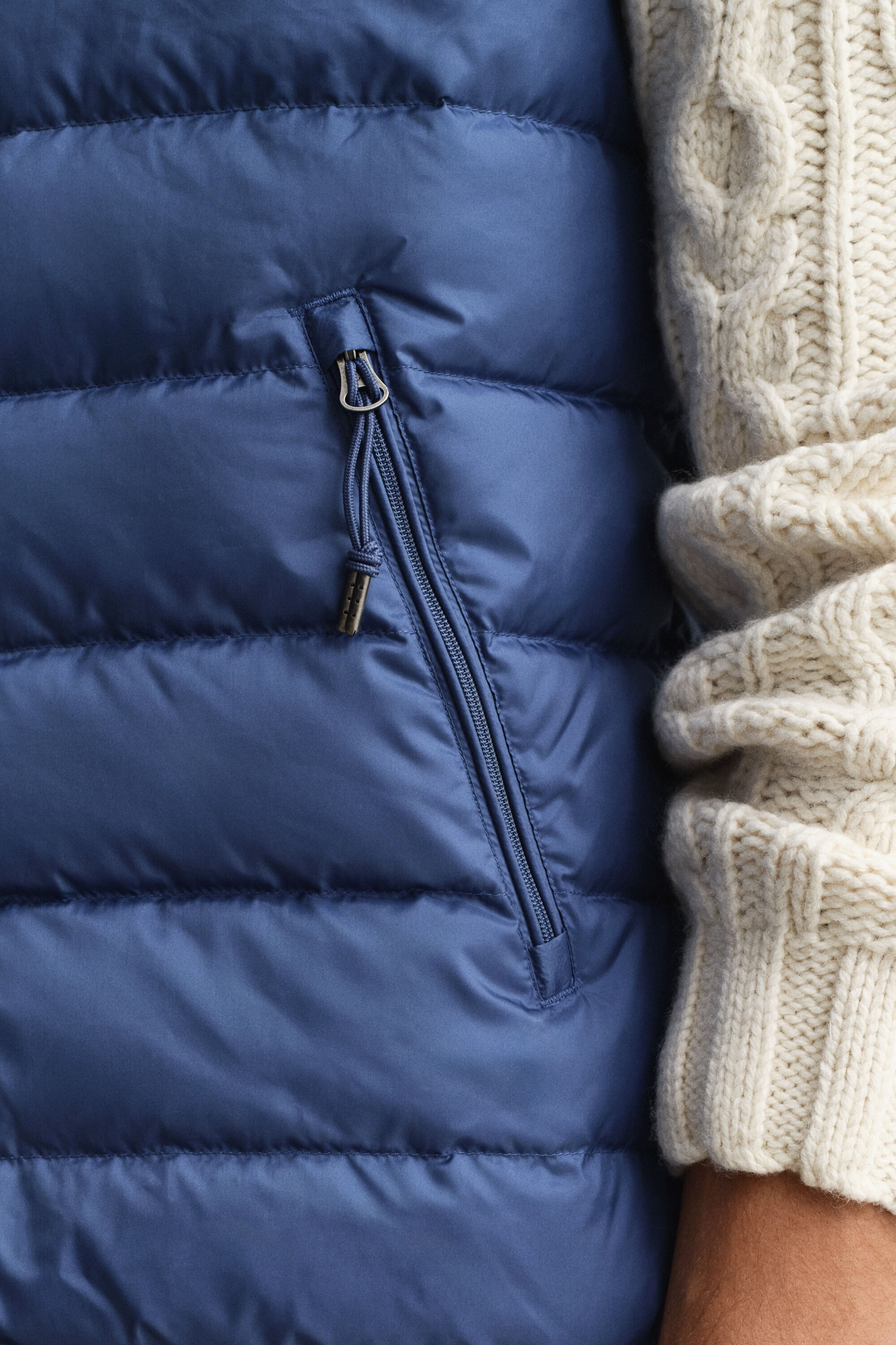 Lichte donsbodywarmer