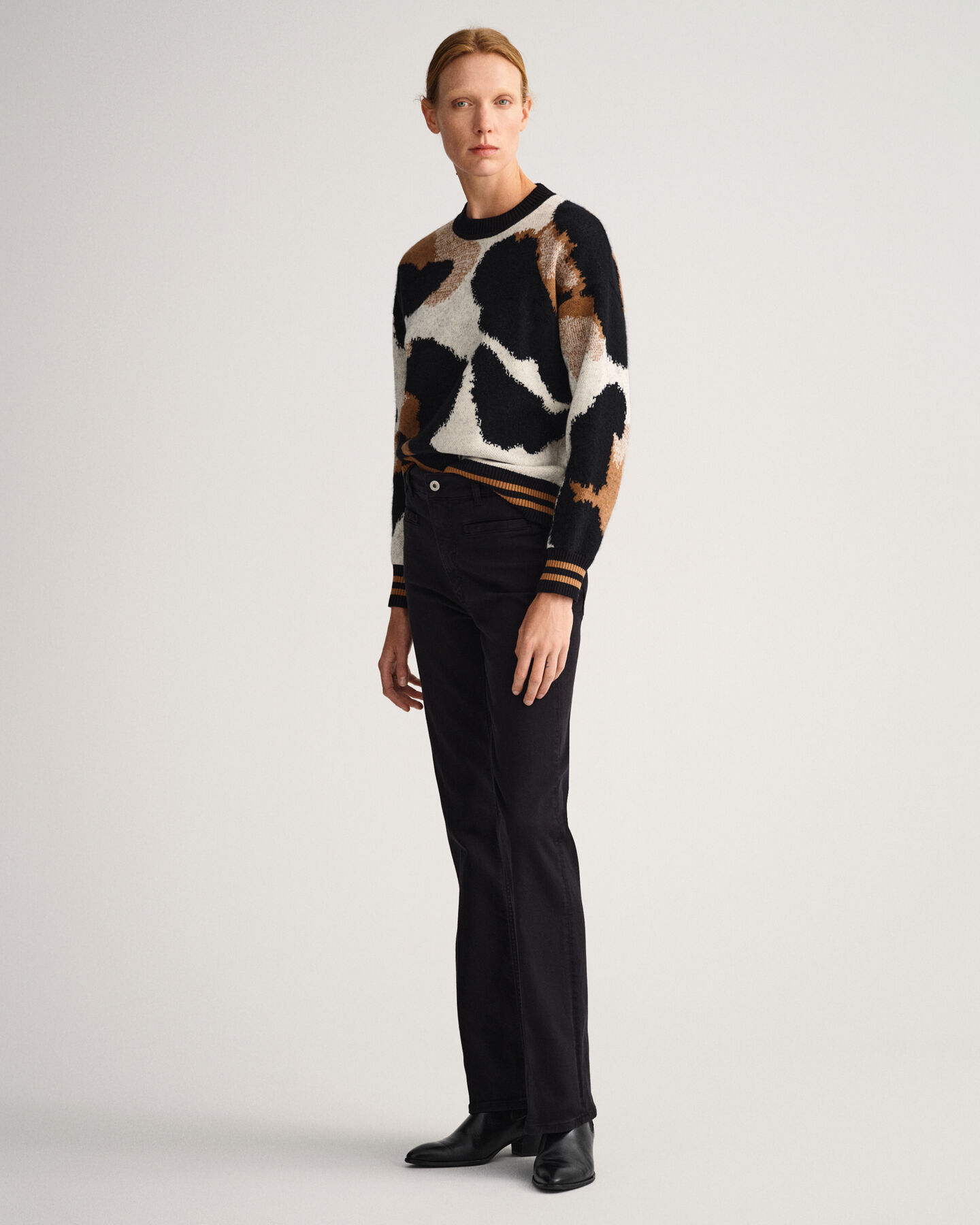 Trui met ronde hals en intarsia luipaardpatroon