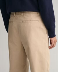 Wide Straight Fit chino