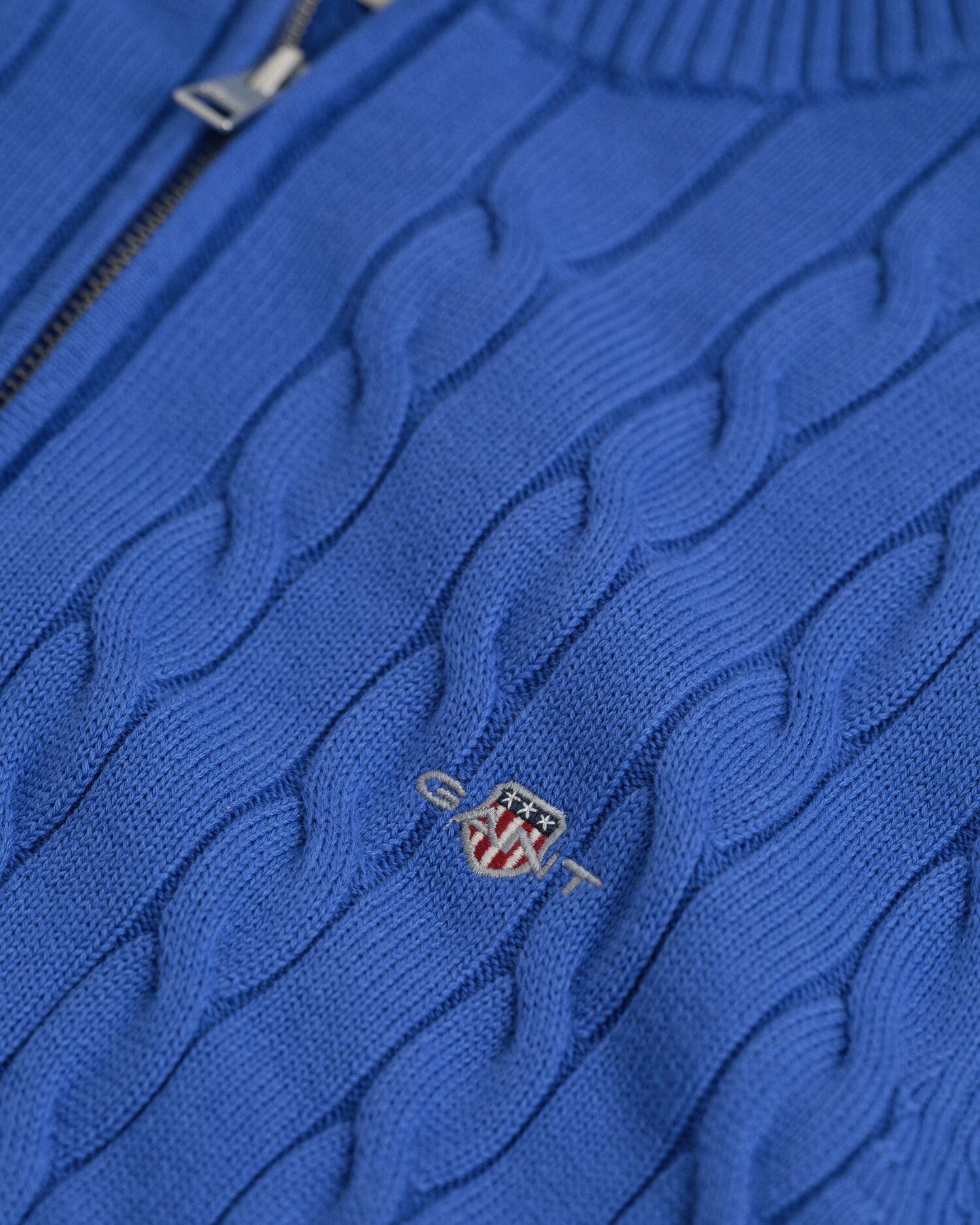 Kabelgebreide trui met korte rit van katoen