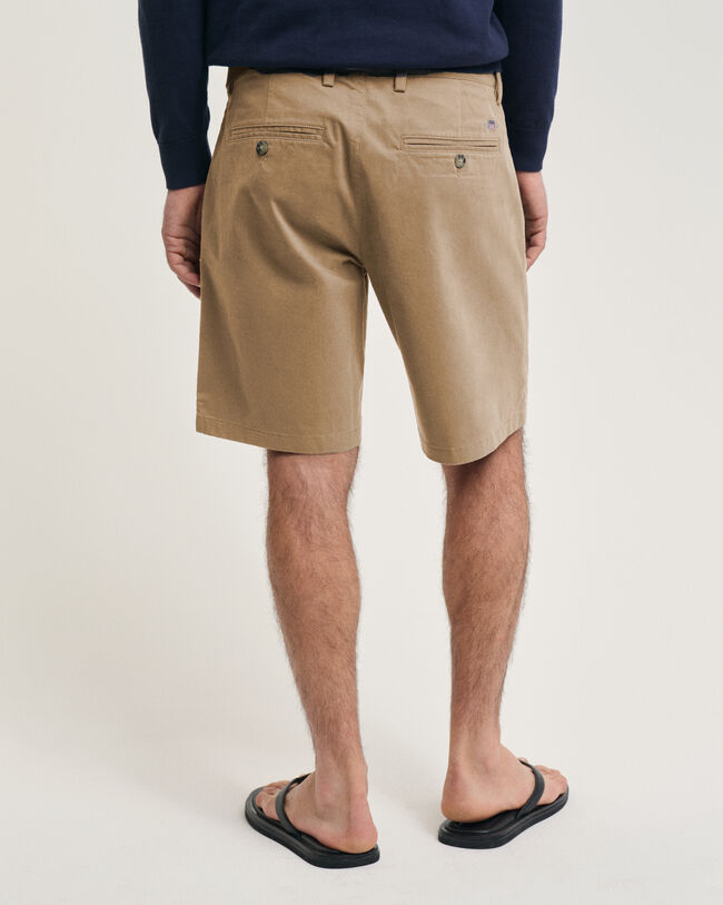Seasonal Essential Regular Fit Archive Shield chinoshort