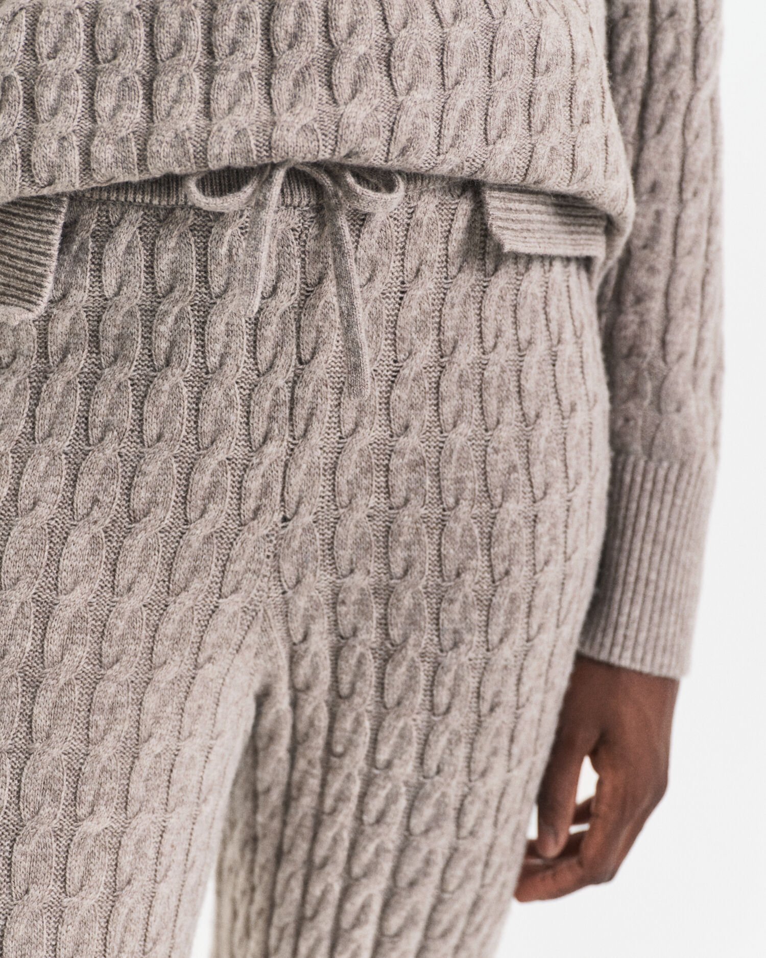 Kabelgebreide wollen broek