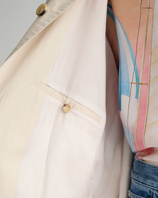 Oversized trenchcoat