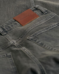 Jeans met iets kortere, rechte pijp