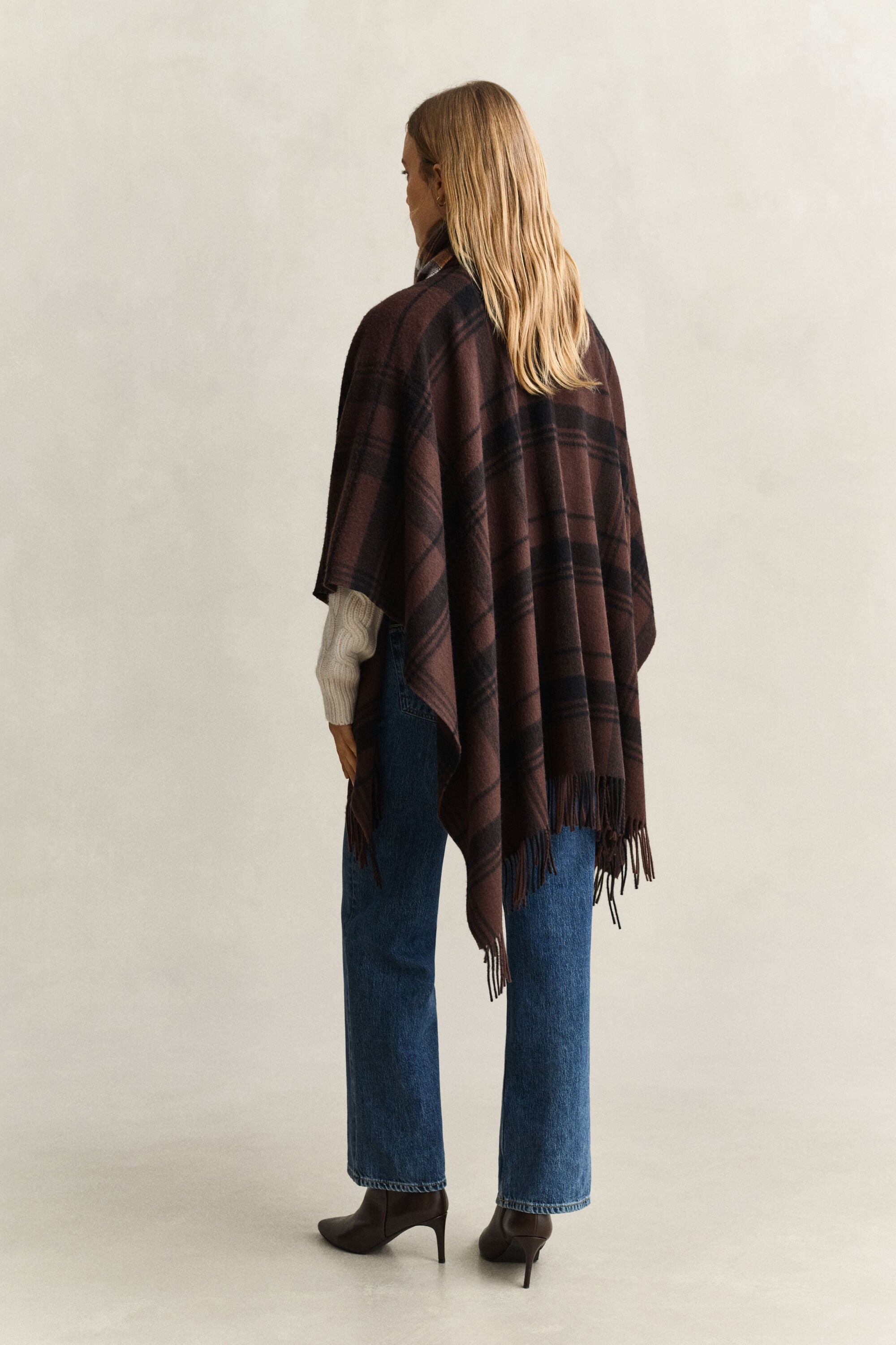 Geruite wollen poncho