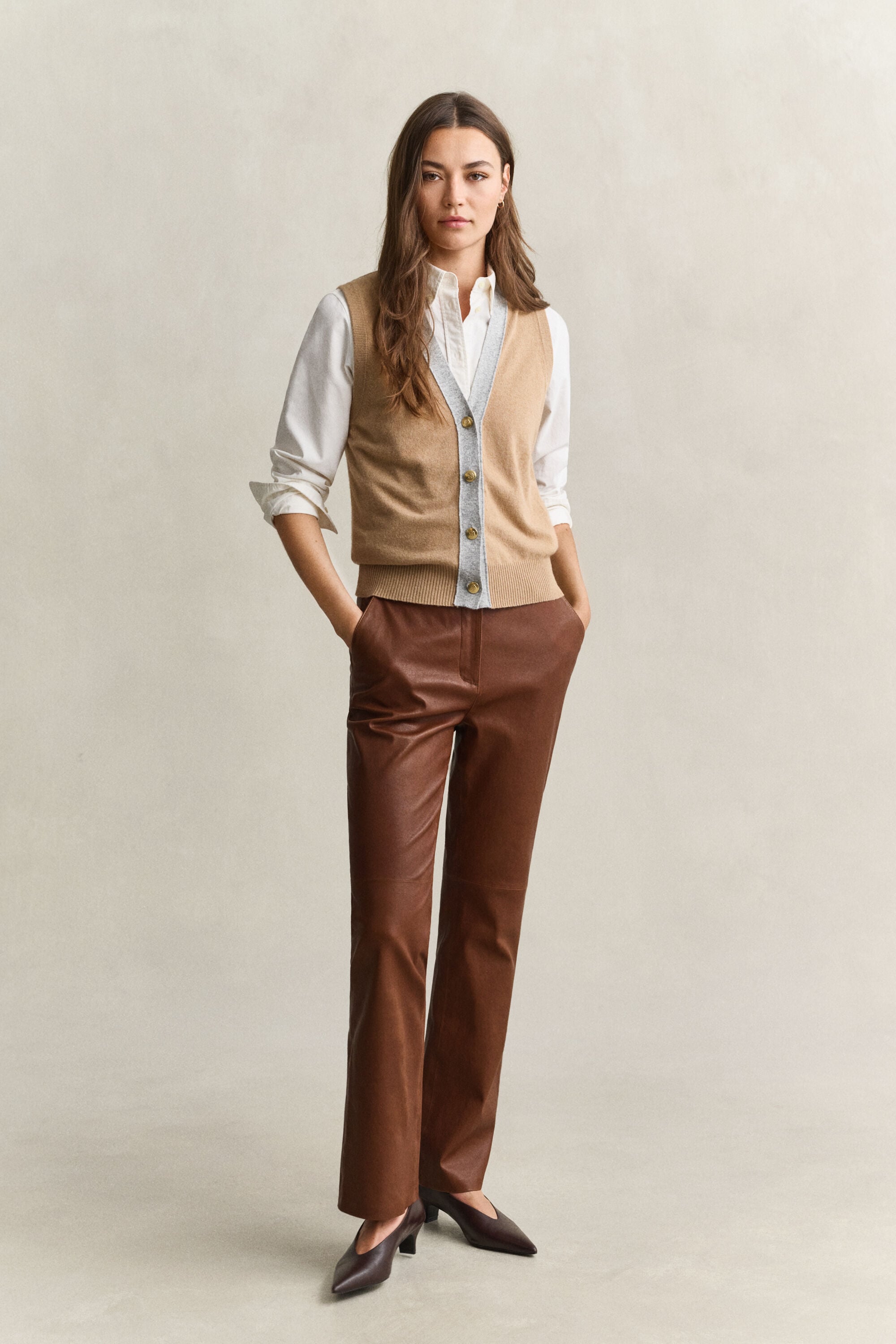 Gebreide spencer met contrasterende details