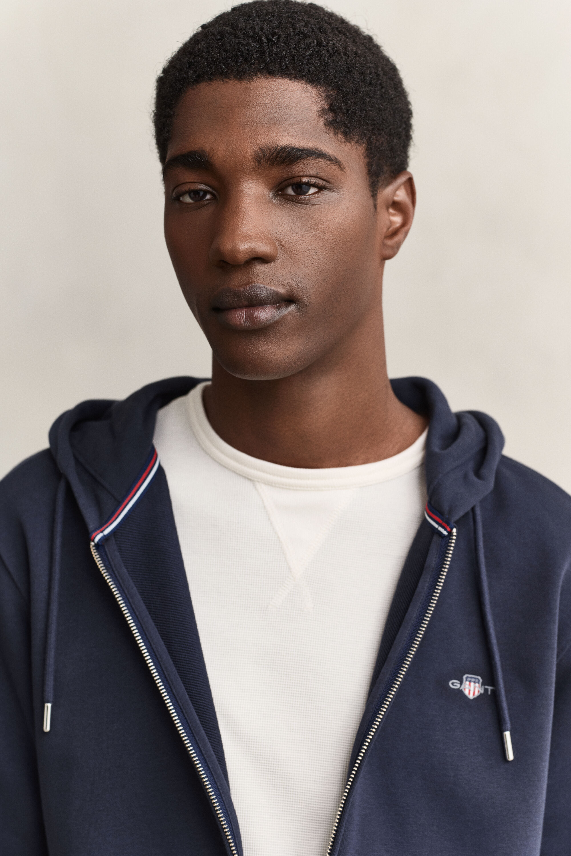 Shield hoodie met ritssluiting