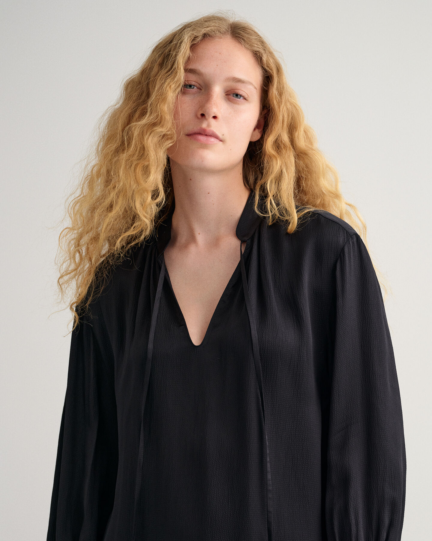 Jurk met opstaande kraag