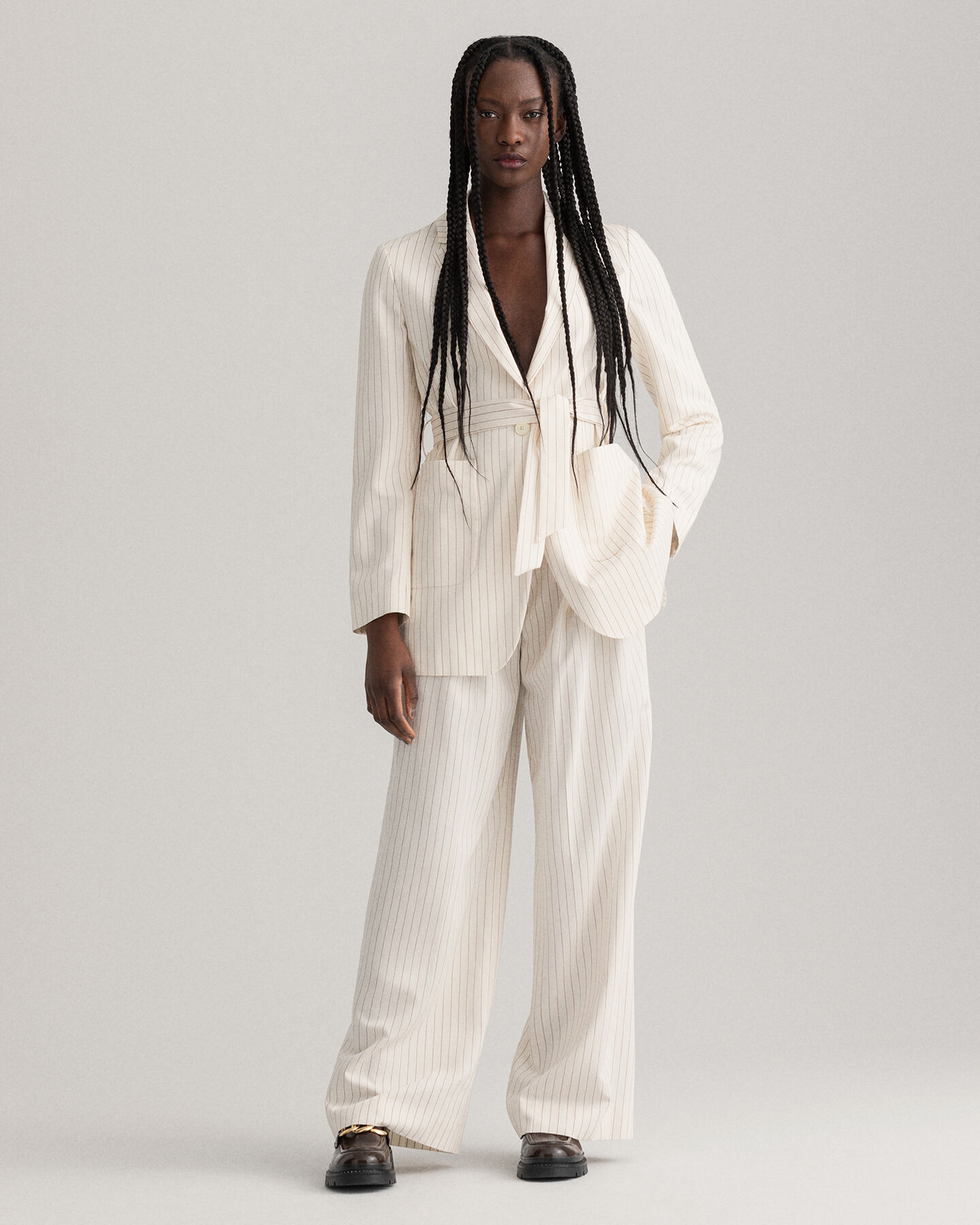 Blazer met krijtstreep en ceintuur