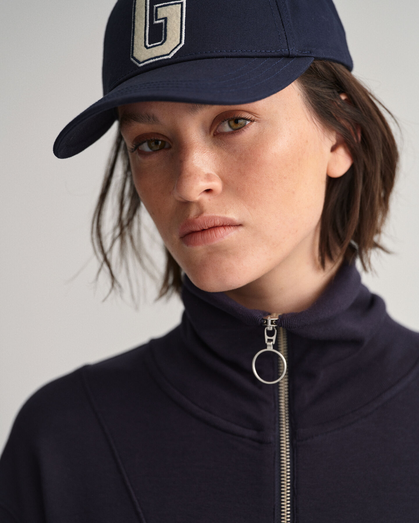 Jurk van sweatstof met korte ritssluiting