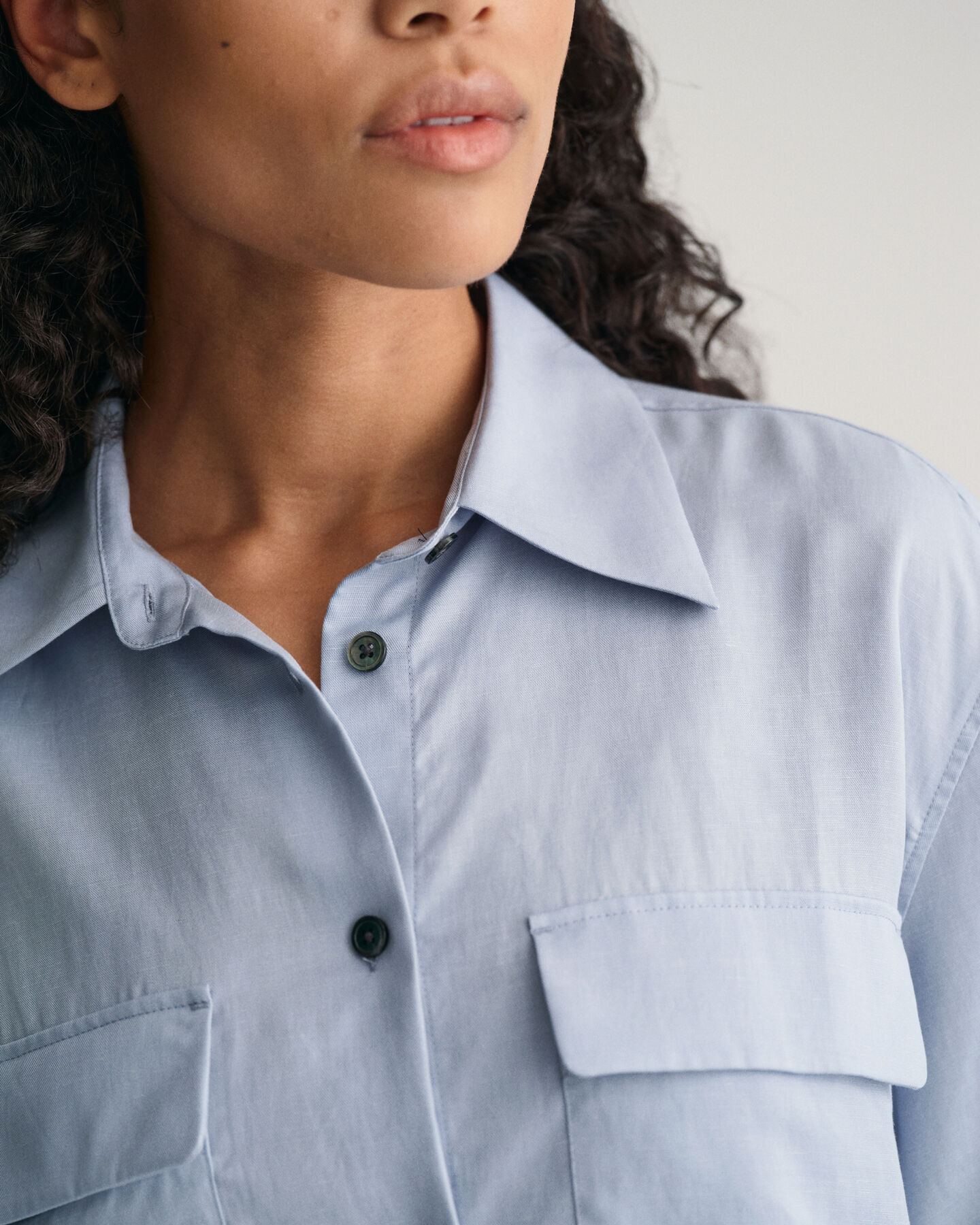 Relaxed Fit Pocket Detail blouse met korte mouwen